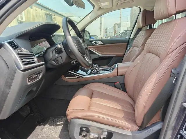 BMW BMW X7 xDrive40i Leading Luxury Set