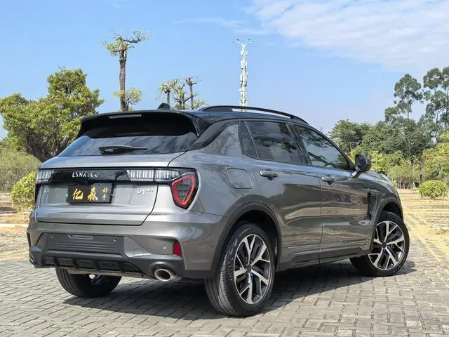 LYNK & CO Lynk 01 2.0TD four-wheel drive Halo