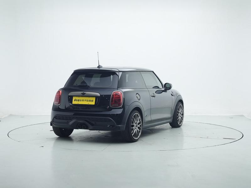 MINI MINI 2023