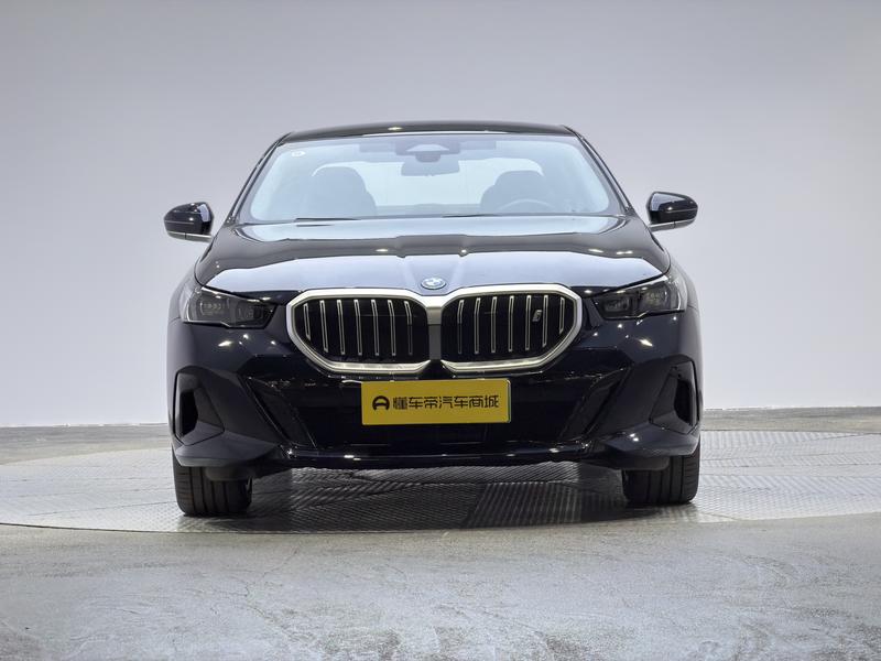 BMW BMW i5 2025