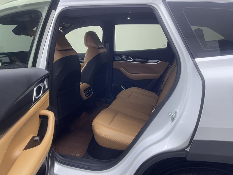 Geely Boyue L 2025