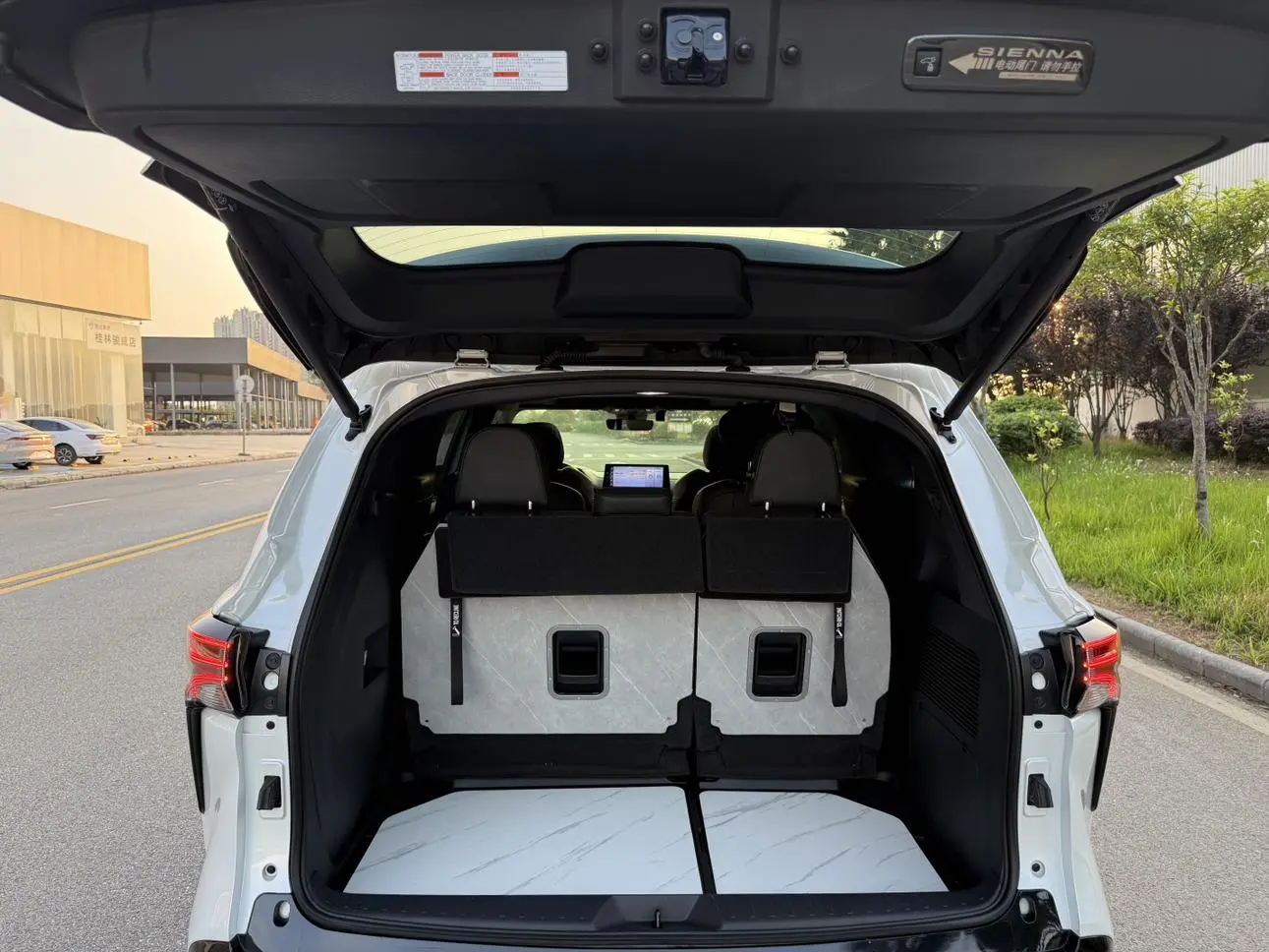 TOYOTA Saina Dual engine 2.5L Premium Edition