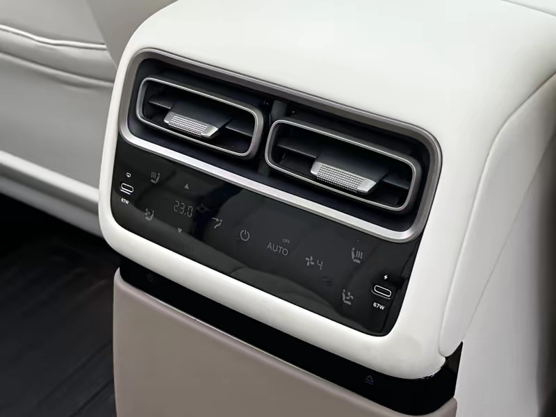 Li Auto Ideal i6 2025