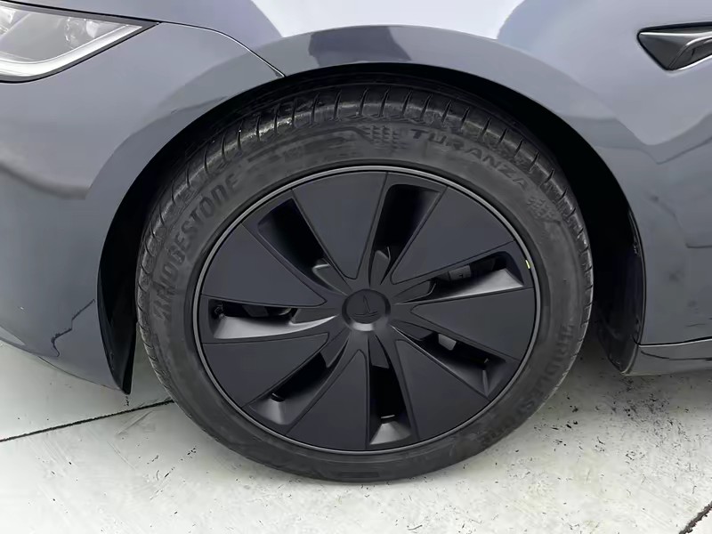 Tesla Model 3 2025
