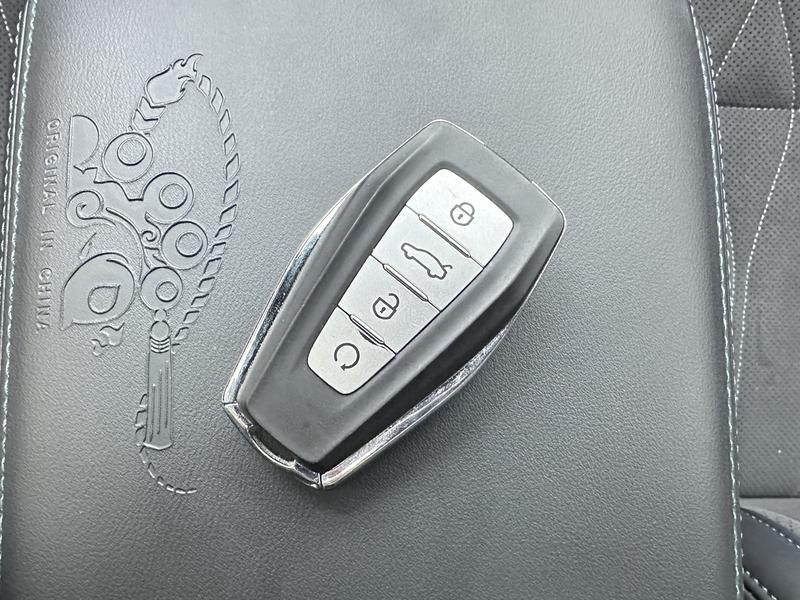 Geely Emgrand L 2025