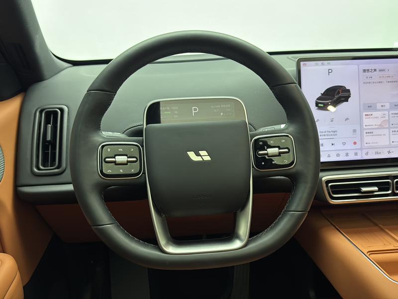 Li Auto Ideal L6 2025