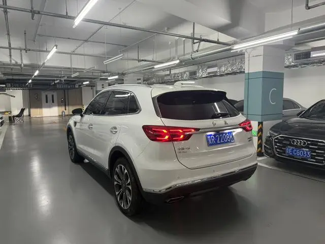 Hongqi Hongqi HS5 2.0T Zhilian Qixiang four-wheel drive version