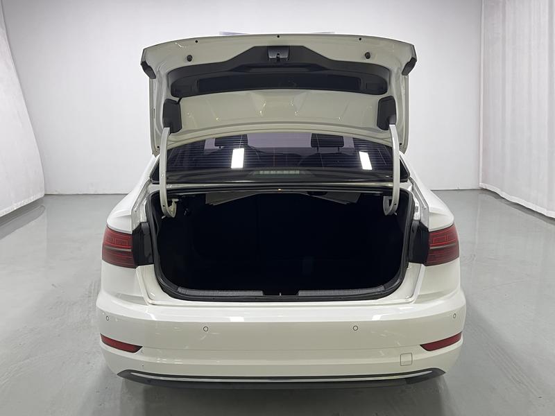 Volkswagen Sagitar 2021
