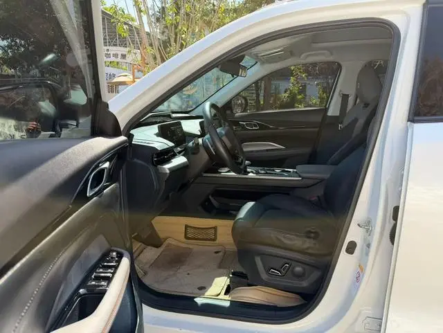 Changan Auchan Changan Auchan Z6 Blue Whale 1.5T DCT Smart Navigation Type