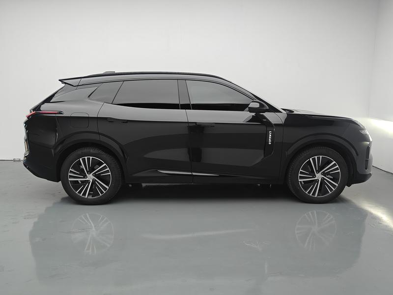 Lynk & Co Lynk&Co 08 EM-P 2025