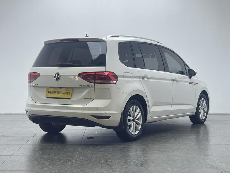 Volkswagen Touran L 2016