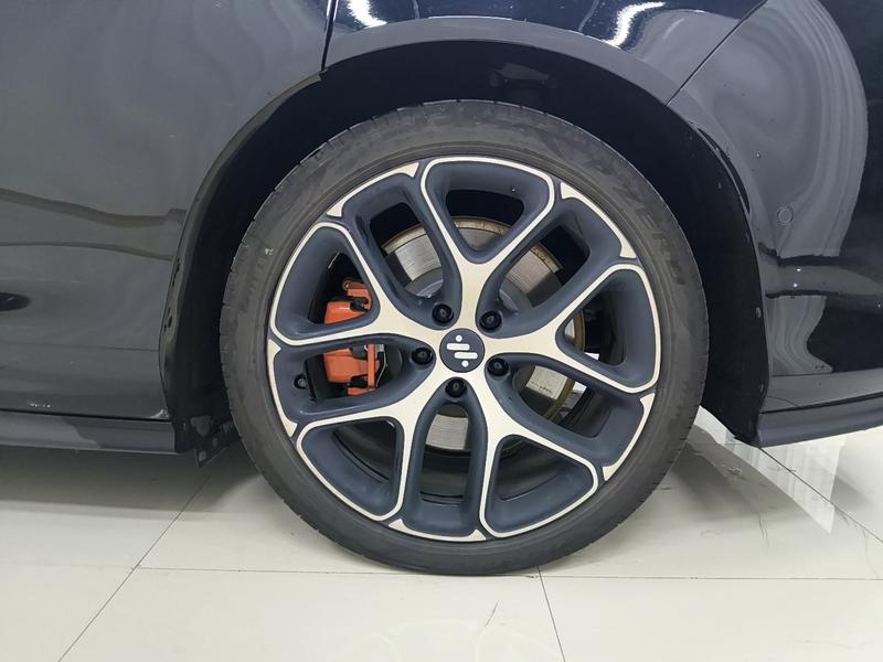 IM Motors Zhiji L6 2025