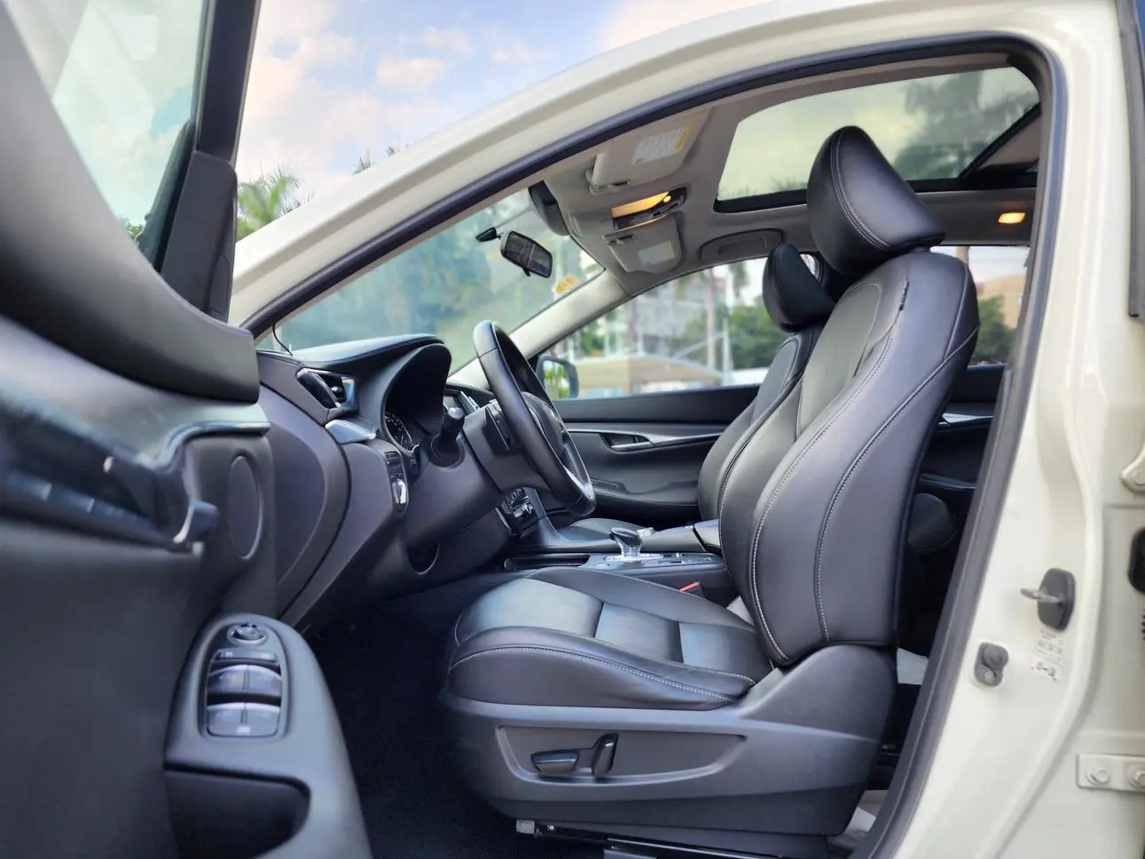 Infiniti Infiniti QX50 Facelift 2.0T two-wheel drive elite edition