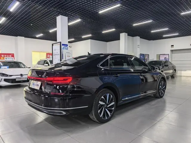 Volkswagen Passat Outstanding 380TSI Longyao Edition