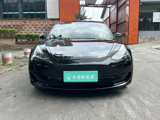 Tesla Model 3 Upgraded version of standard battery life rear drive