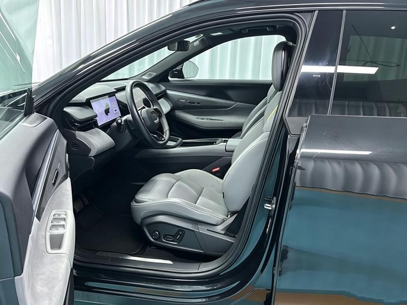 Lynk & Co Lynk&Co 08 EM-P 2023