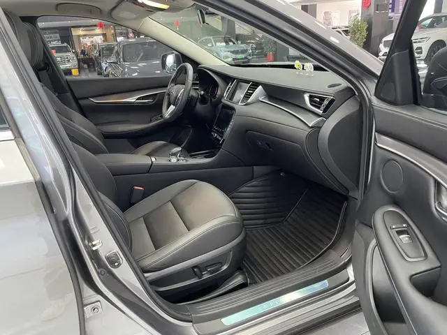 Infiniti Infiniti QX50 2.0T two-wheel drive Elite edition
