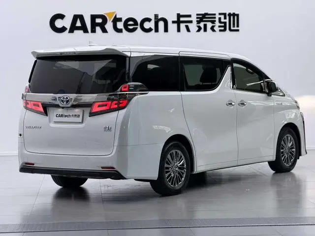 TOYOTA Wilfa Dual engine 2.5L HV Deluxe Edition