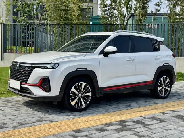 Changan Changan CS35 PLUS Blue Whale NE 1.4T DCT Premium Type