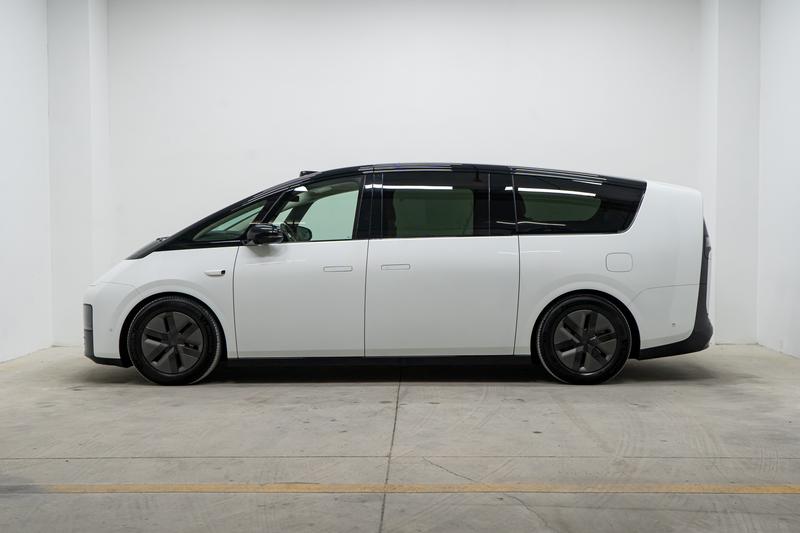 Li Auto Ideal MEGA 2024