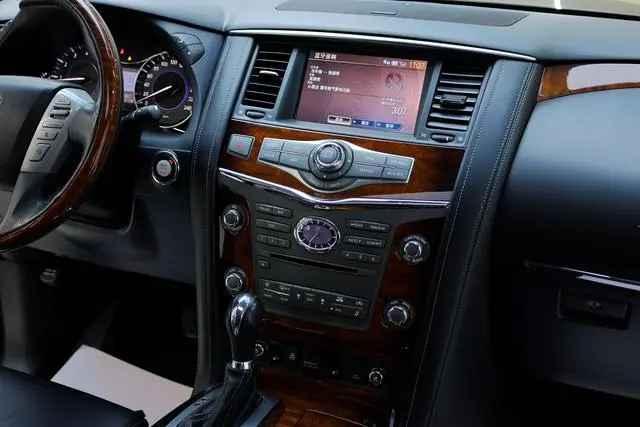 Infiniti Infiniti QX80 5.6L 4WD