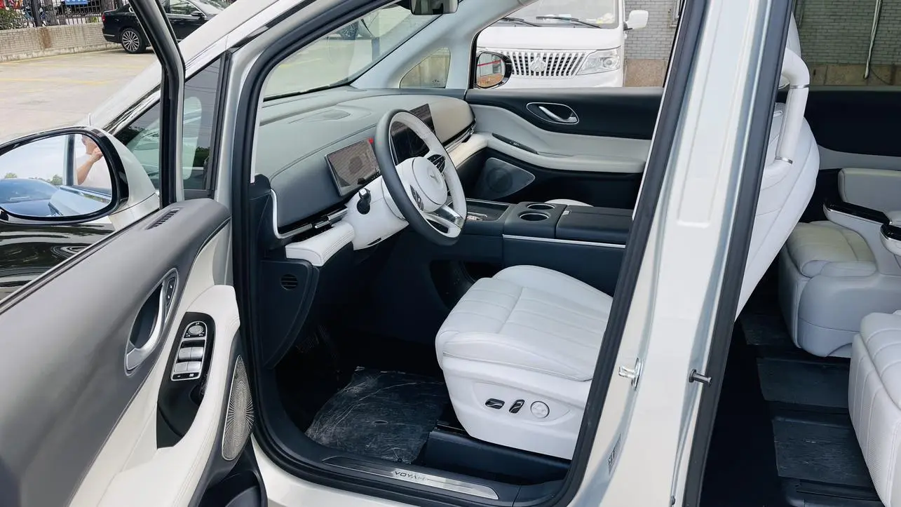 VOYAH Lantu Dreamer PHEV Four-wheel drive flagship dry version
