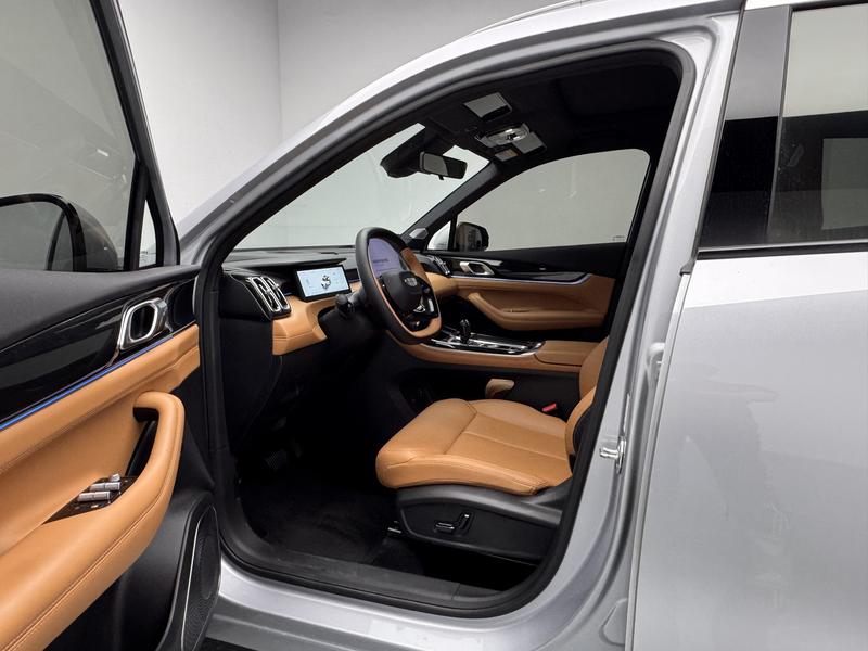 Geely Boyue L 2025