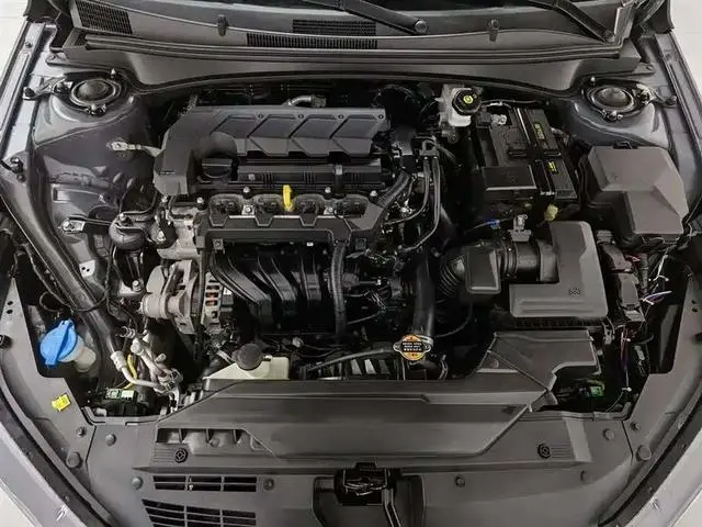 Hyundai Elantra 1.5L CVT LUX Premium Edition