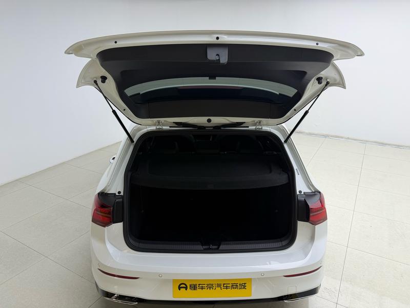 Volkswagen golf 2023
