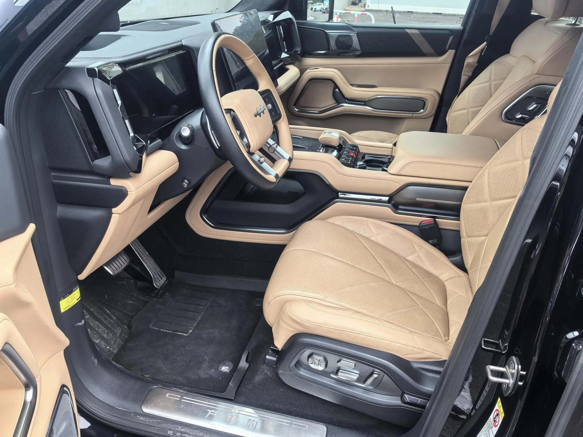FANG CHENG BAO Leopard 8 Zhiyong Ultimate Edition 7 Seats