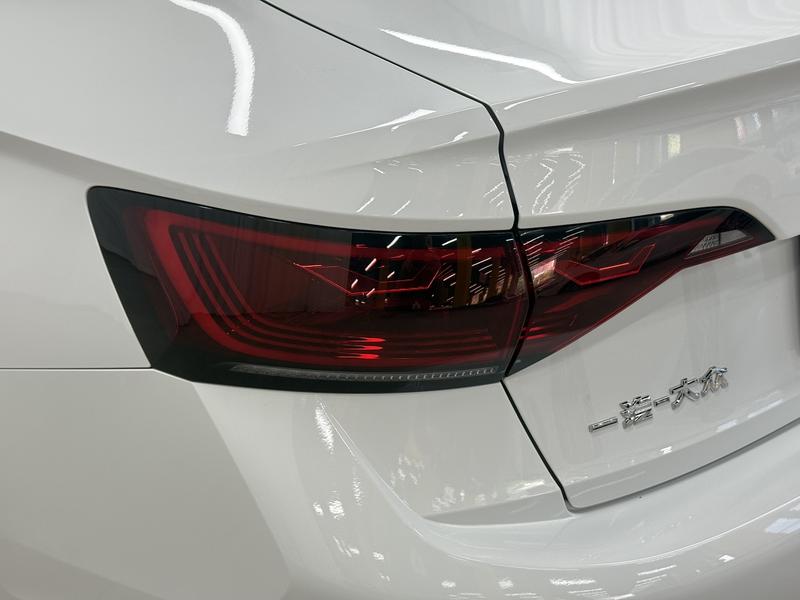 Volkswagen Sagitar 2023