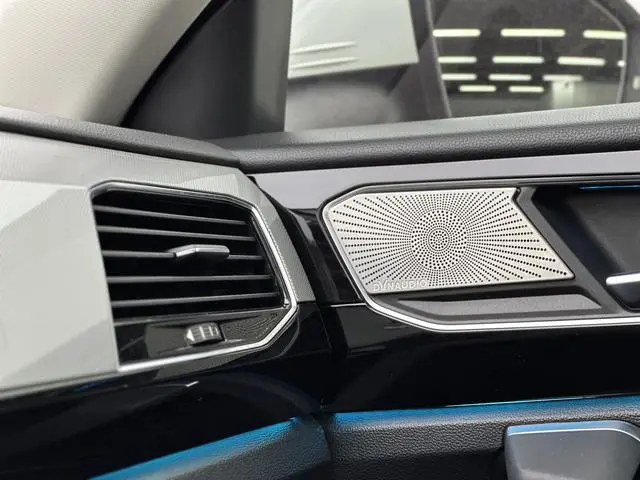 Volkswagen Tanyue 330TSI two-wheel drive luxury country V