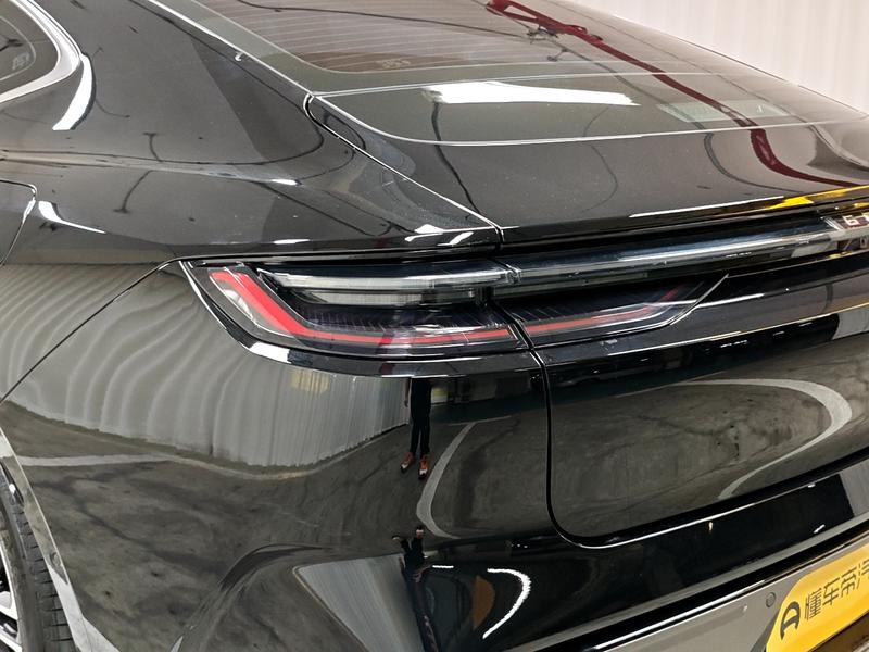 Geely Galaxy Galaxy Star Shine 8 PHEV 2025