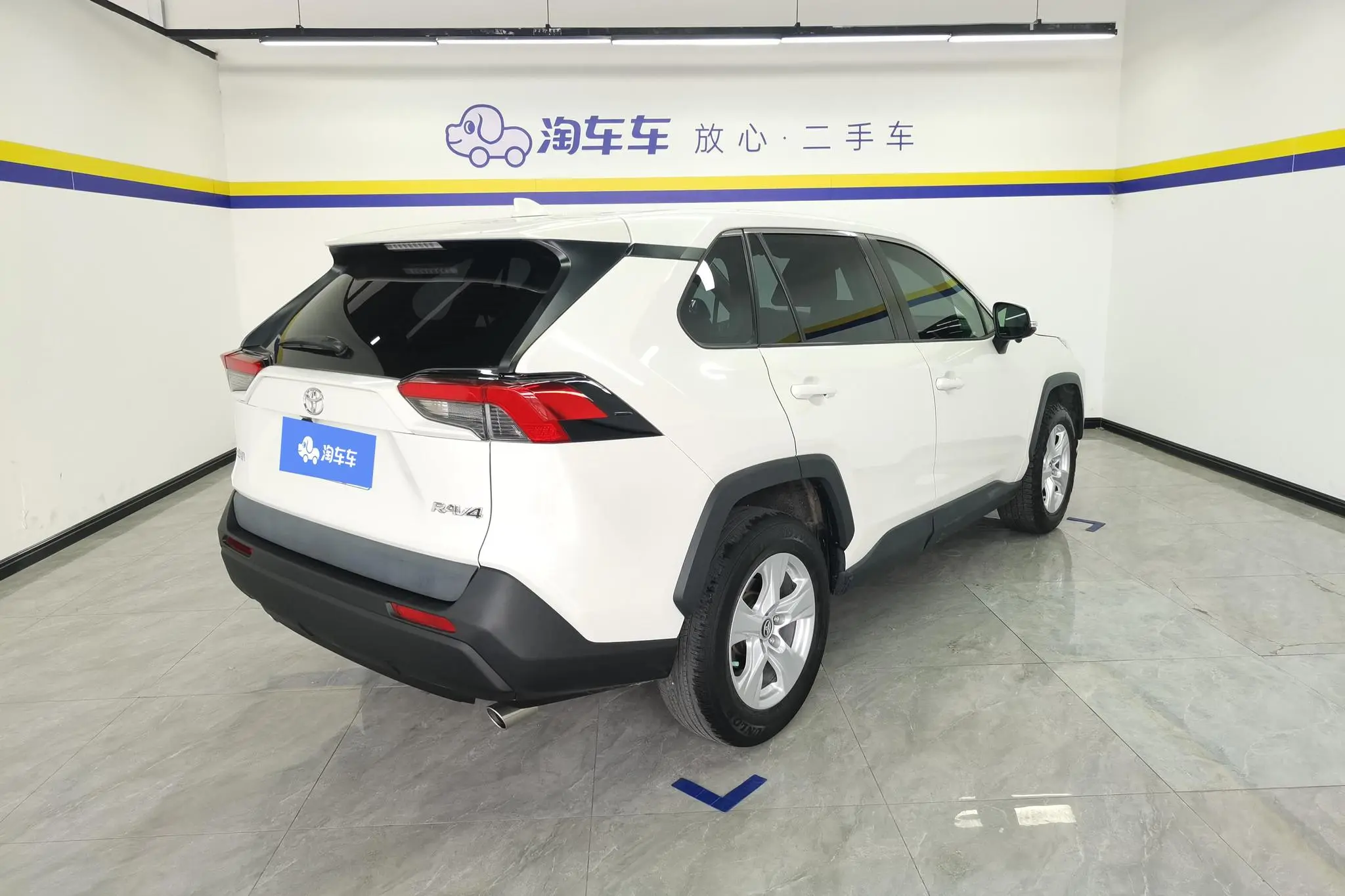 TOYOTA RAV4 Rongfang 2.0L CVT two-wheel drive urban edition