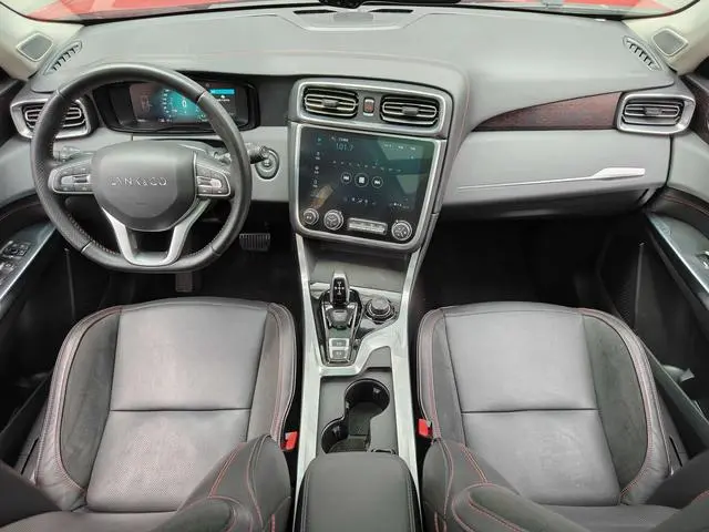 LYNK & CO Lynk 01 2.0T four-wheel drive Jin Pro version