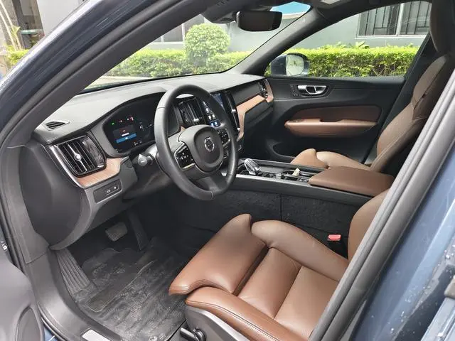 Volvo Volvo XC60 PHEV T8 four-wheel drive long battery life Zhiyuan Deluxe Edition
