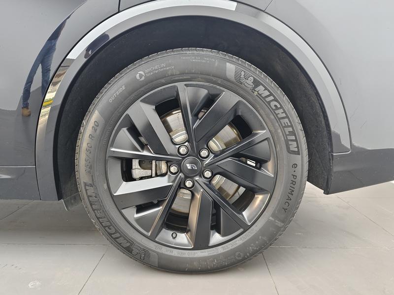 Li Auto Ideal L8 2023