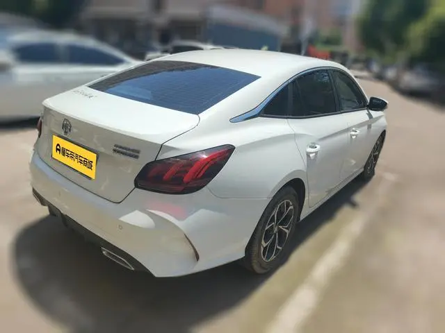 MG MG5 180DVVT CVT Youth Deluxe Edition