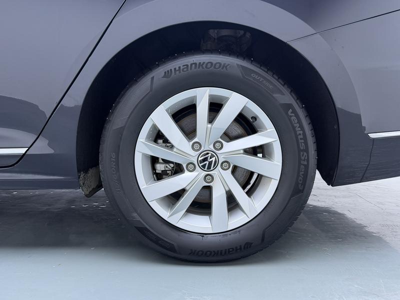 Volkswagen Passat 2024