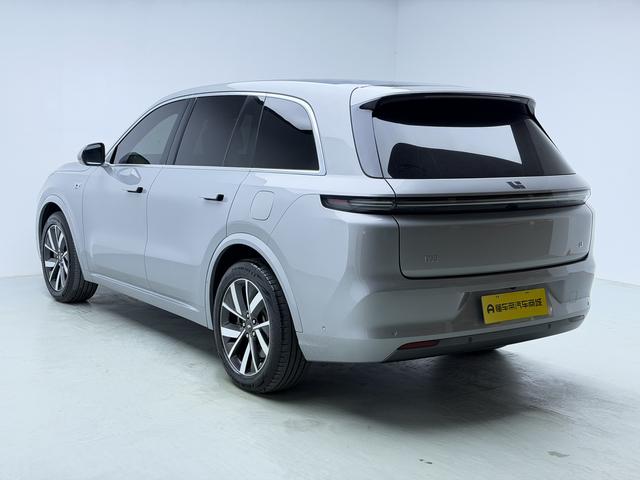Li Auto Ideal L8 2023