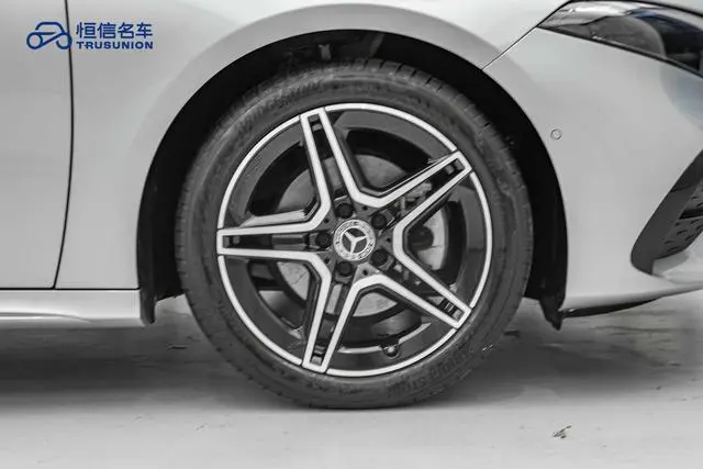 Mercedes-Benz Mercedes-Benz A-class A 200 L sports sedan fashion Version