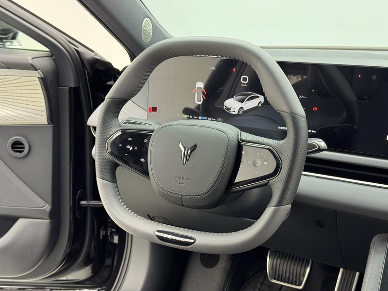 Voyah Lantu Chasing Light PHEV 2024