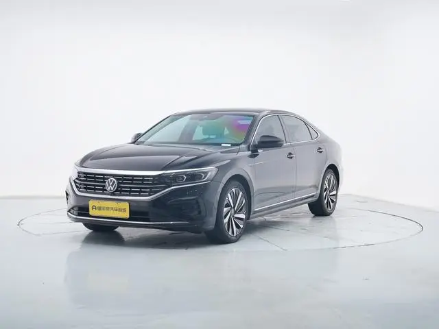 Volkswagen Passat 330TSI Deluxe Edition