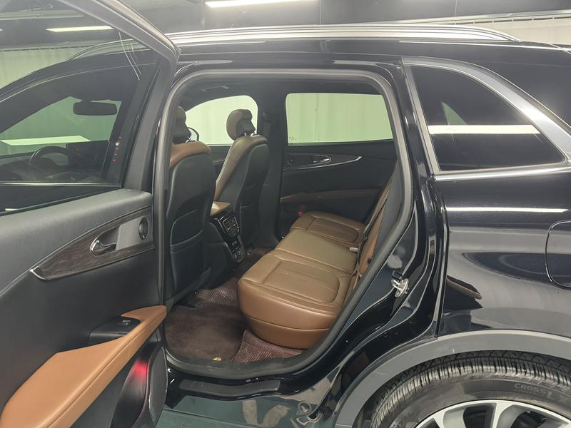 Lincoln Voyager 2021