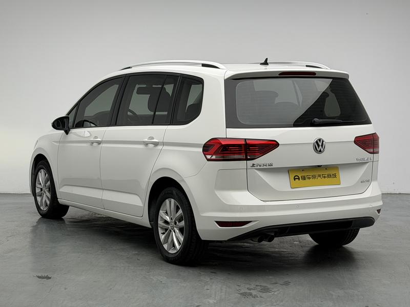 Volkswagen Touran L 2016