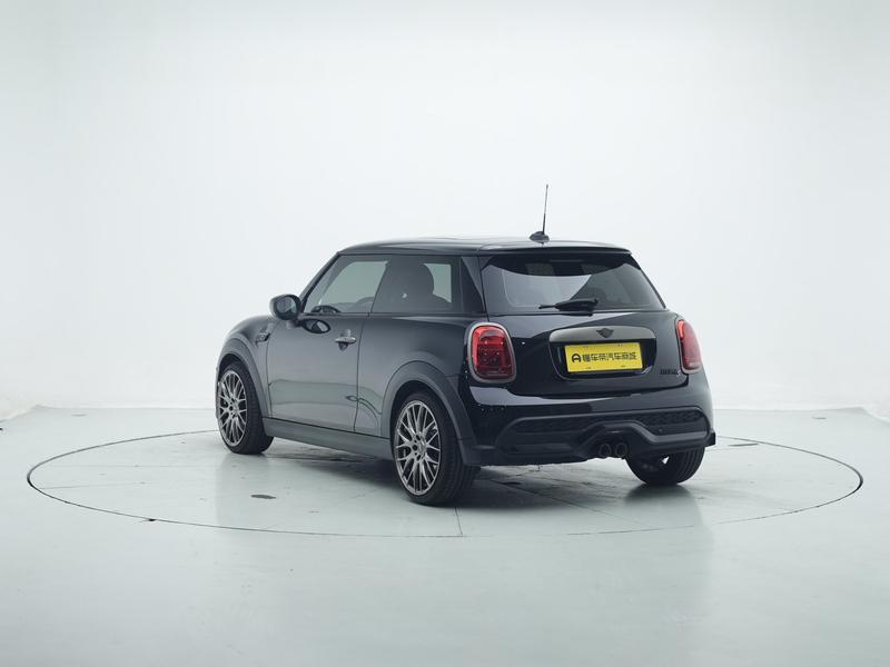 MINI MINI 2023