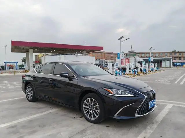 Lexus Lexus ES 200 Excellent Edition