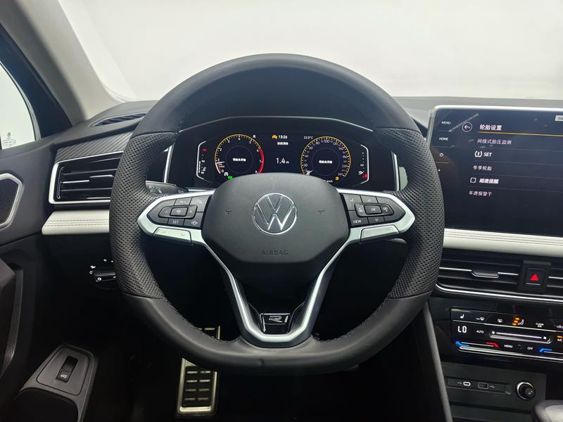 Volkswagen Tiguan L 2024