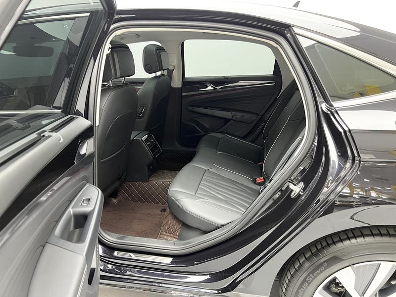 Volkswagen Passat PHEV 2022
