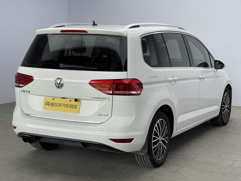 Volkswagen Touran L 2016